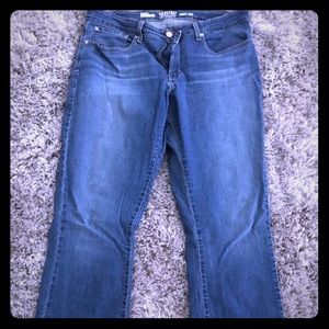Levi stratus shaping Jeans